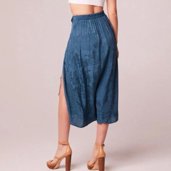 Band Of the Free Celene Layered Floral Midi Skirt in Deep Teal - Picture 2 of 8